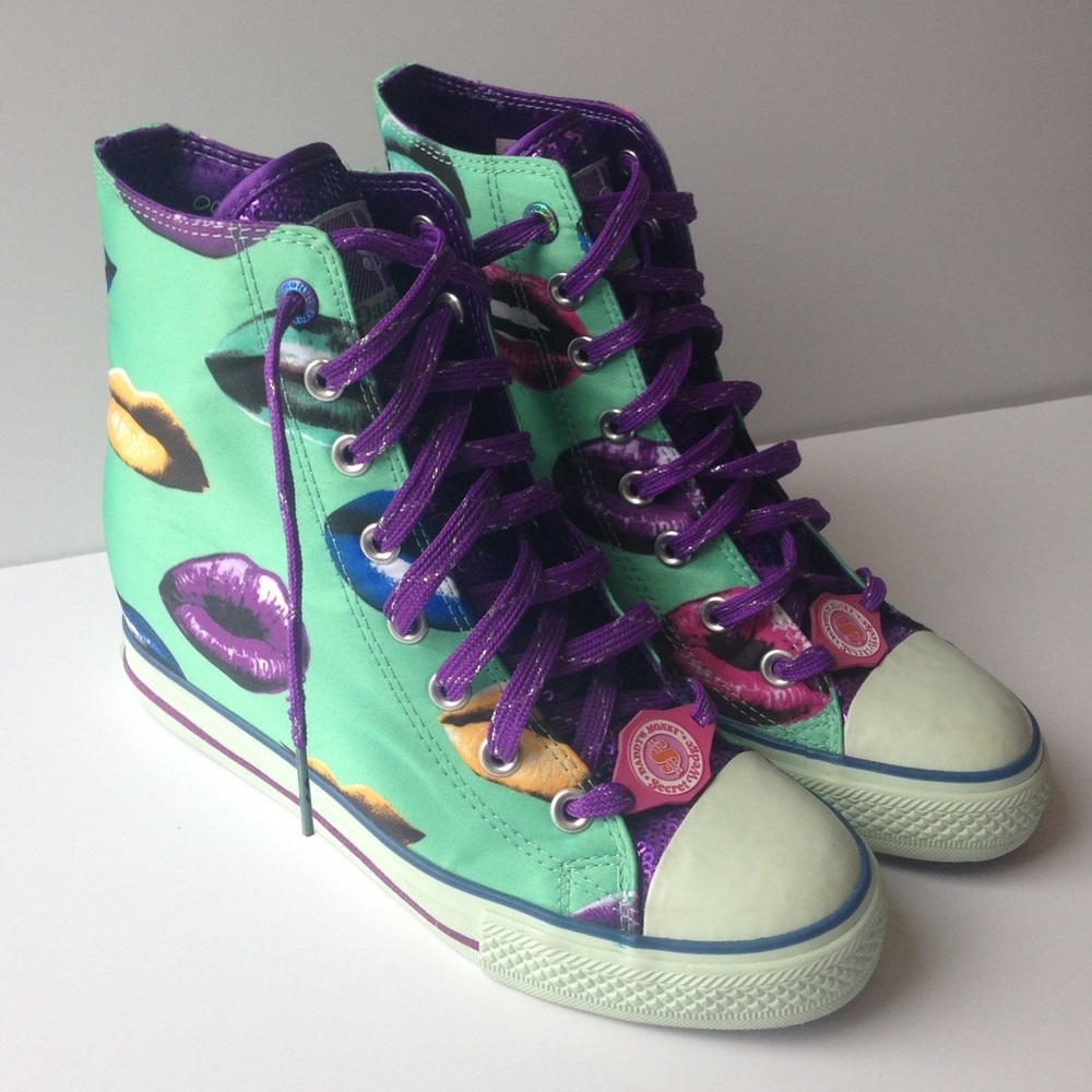 Sketchers Daddy's Money green lips sneaker wedges